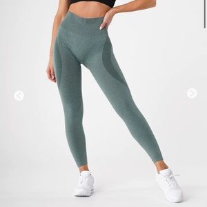 NVGTN Contour Seamless Leggings